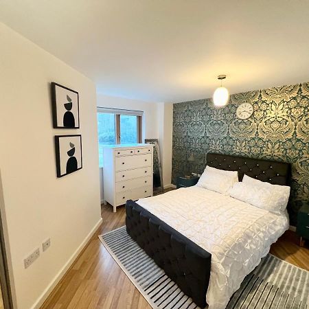 2 Bedroom Apartment Near Olympic Park With Free Parking Londra Dış mekan fotoğraf