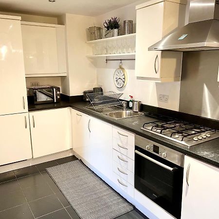 2 Bedroom Apartment Near Olympic Park With Free Parking Londra Dış mekan fotoğraf