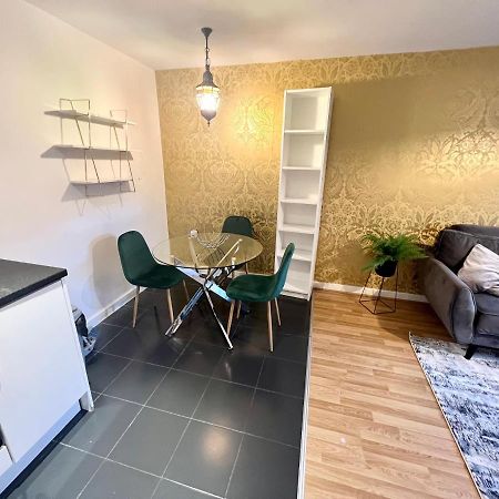 2 Bedroom Apartment Near Olympic Park With Free Parking Londra Dış mekan fotoğraf