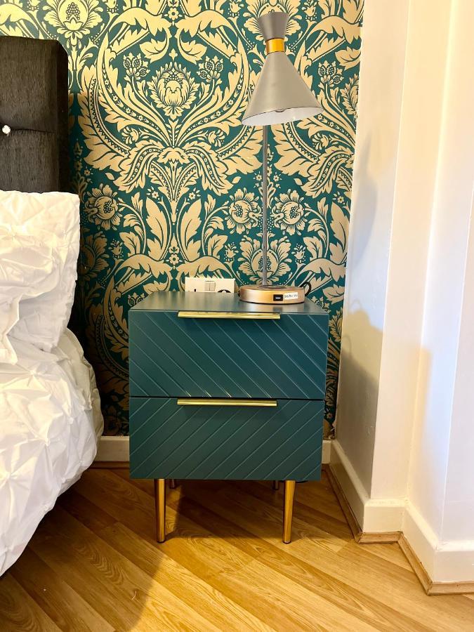 2 Bedroom Apartment Near Olympic Park With Free Parking Londra Dış mekan fotoğraf